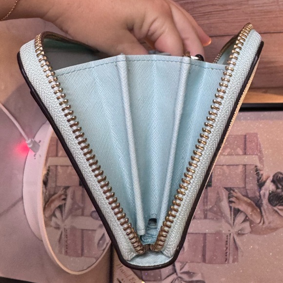 Kate Spade Leather Wallet with gold tone hardware mint green - EUC - Picture 11 of 14
